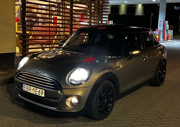 MINI ONE cena 50400 przebieg: 47000, rok produkcji 2016 z Brzeziny małe 352